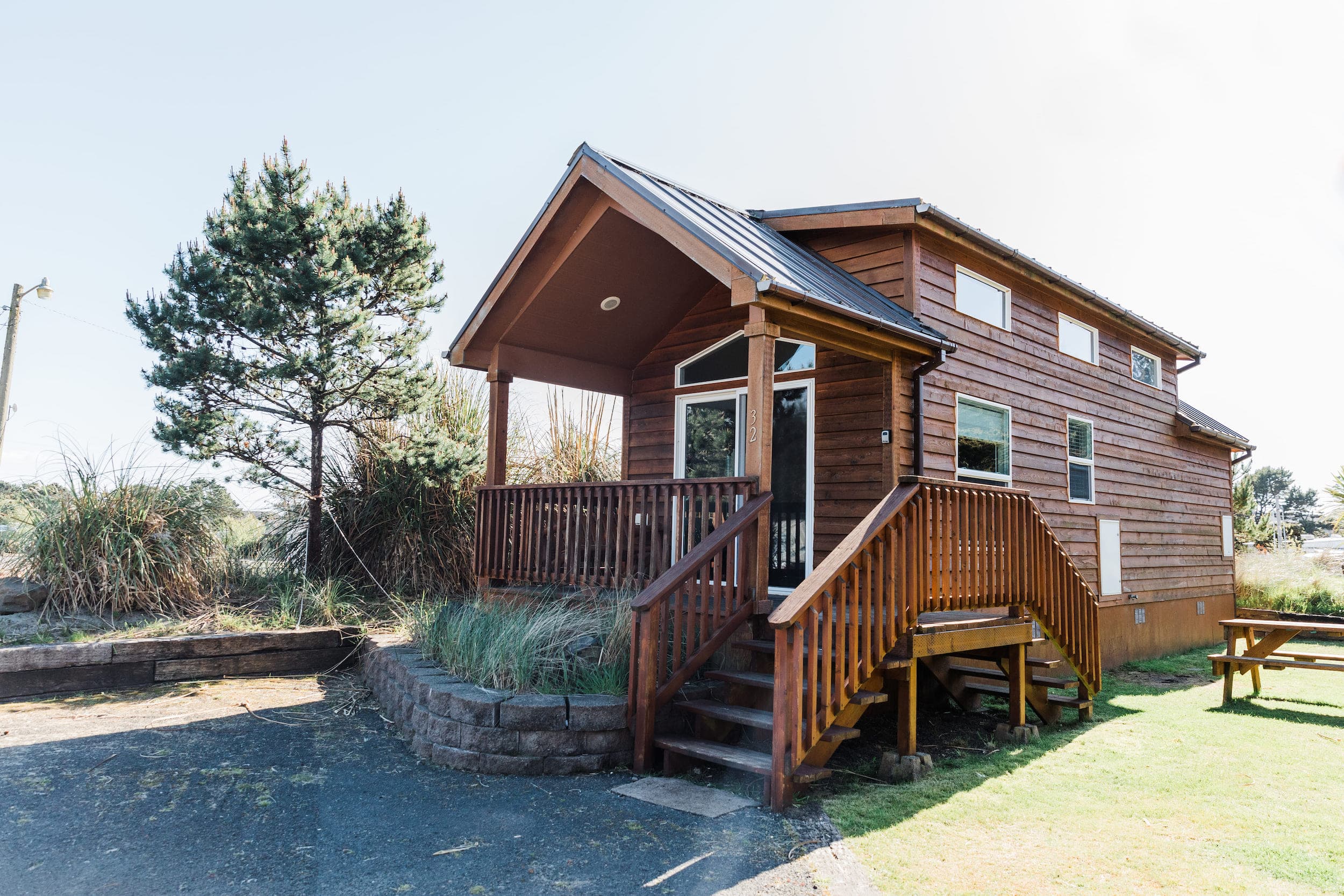 The exterior of a Deluxe Cottage with Bunks at Hart's Camp